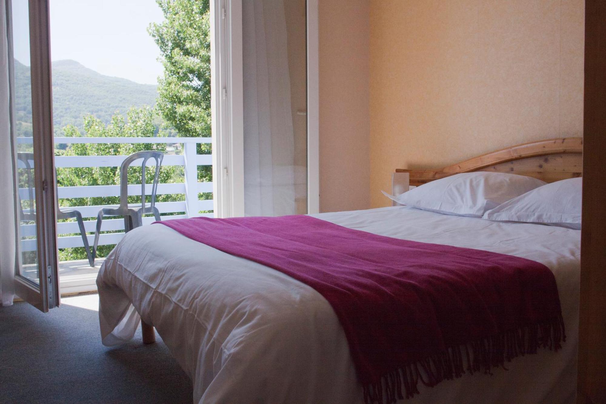 Logis Hotel Restaurant Le Castel Fleuri Saint-Jean-en-Royans Εξωτερικό φωτογραφία