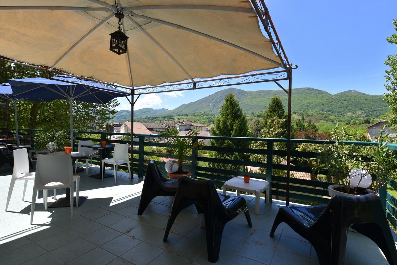 Logis Hotel Restaurant Le Castel Fleuri Saint-Jean-en-Royans Εξωτερικό φωτογραφία