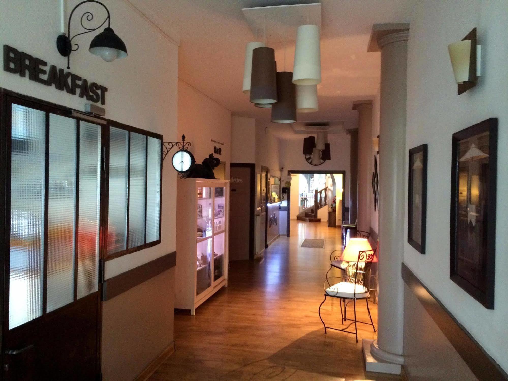 Logis Hotel Restaurant Le Castel Fleuri Saint-Jean-en-Royans Εξωτερικό φωτογραφία