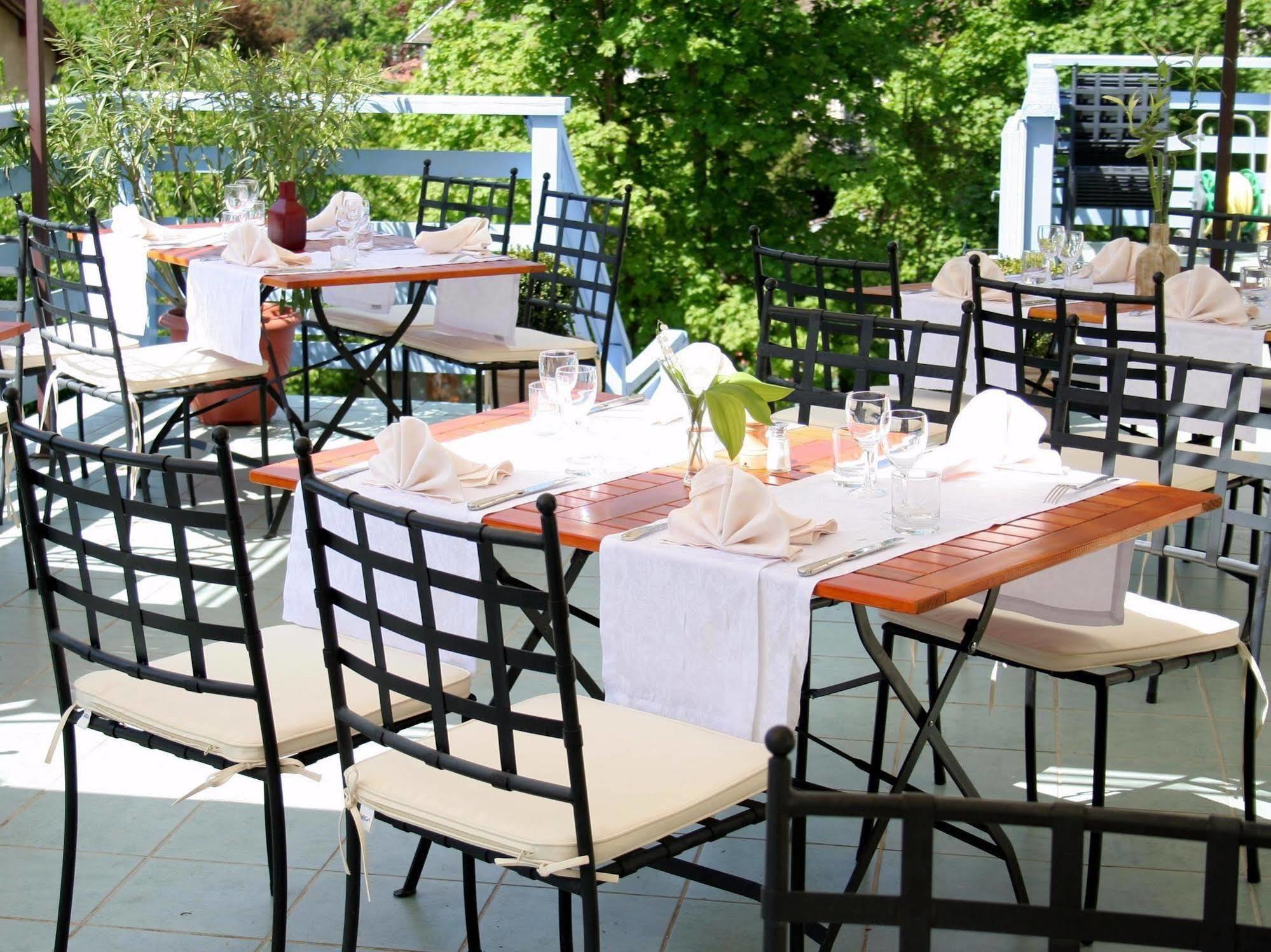 Logis Hotel Restaurant Le Castel Fleuri Saint-Jean-en-Royans Εξωτερικό φωτογραφία