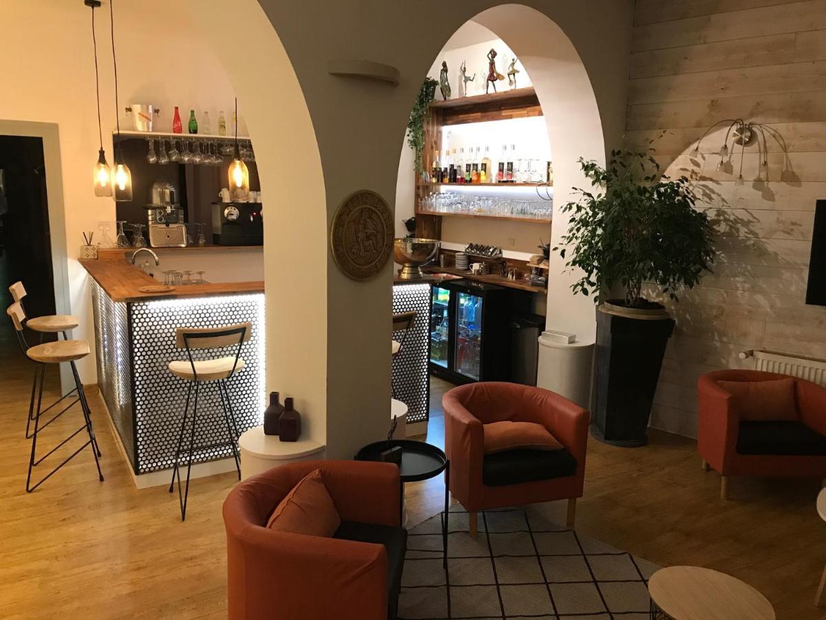 Logis Hotel Restaurant Le Castel Fleuri Saint-Jean-en-Royans Εξωτερικό φωτογραφία